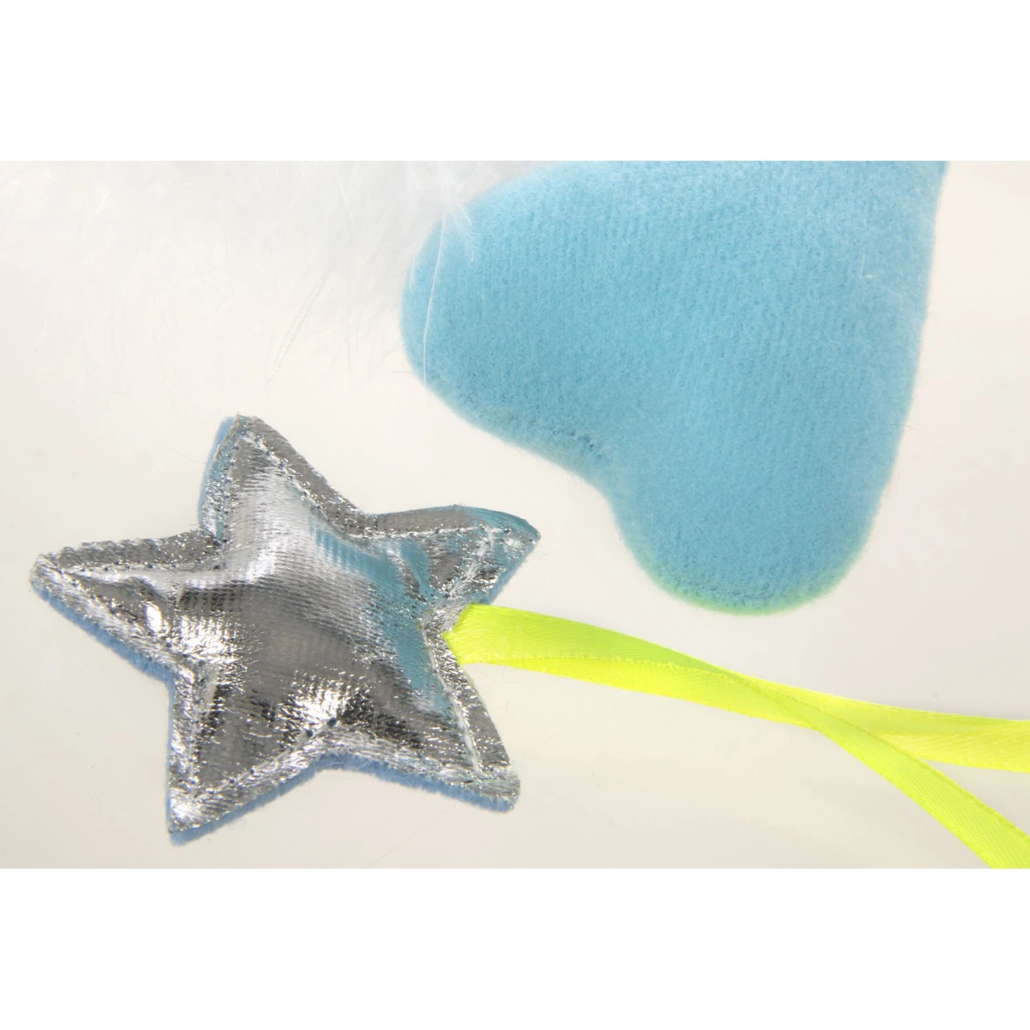 SmartyKat Twinkle Time Cloud & Star Electronic Light Toy & Plush Cat Toy, Small, 2 Count 5 SmartyKat Twinkle Time Cloud & Star Electronic Light Toy & Plush Cat Toy, Small, 2 Count - Image 3