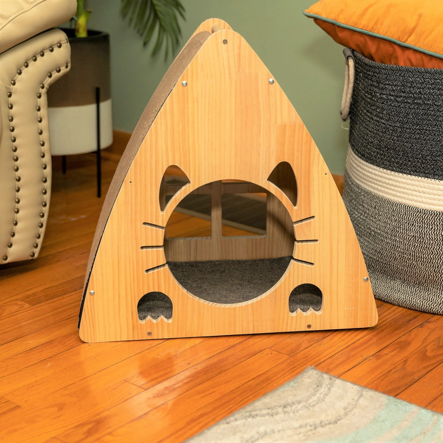 Armarkat Real Wood Triangular Cat Condo, Natural Beige, 22-in 3 Armarkat Real Wood Triangular Cat Condo, Natural Beige, 22-in