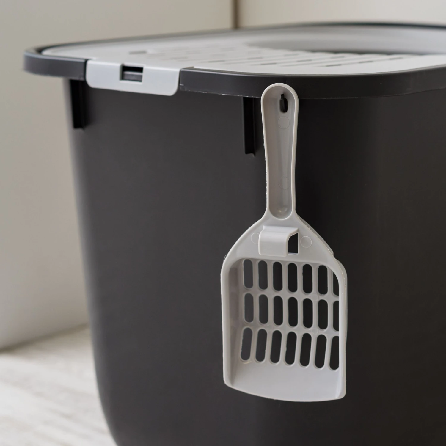 IRIS USA Square Top Entry Cat Litter Box With Scoop, Large 8 IRIS USA Square Top Entry Cat Litter Box With Scoop, Large - Image 6